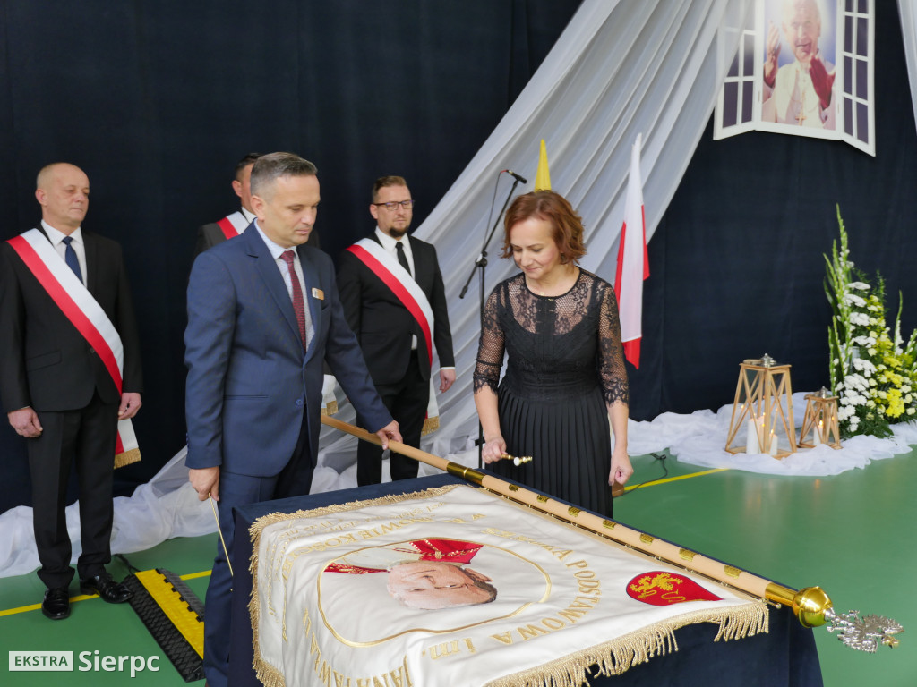Nadanie imienia szkole w Borkowie