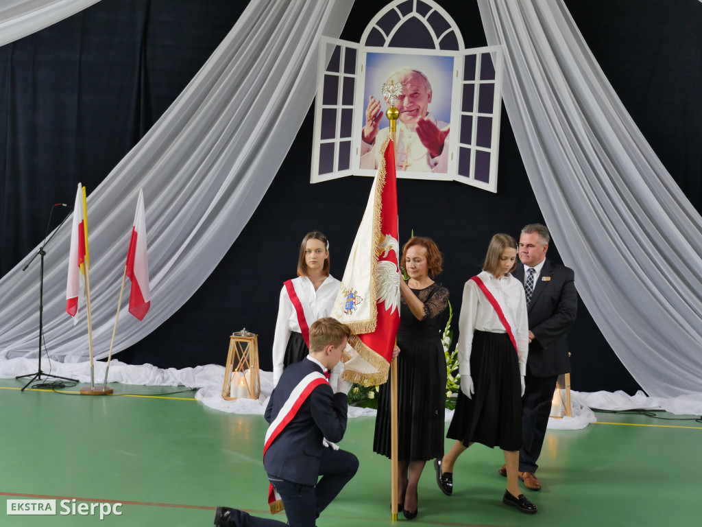 Nadanie imienia szkole w Borkowie