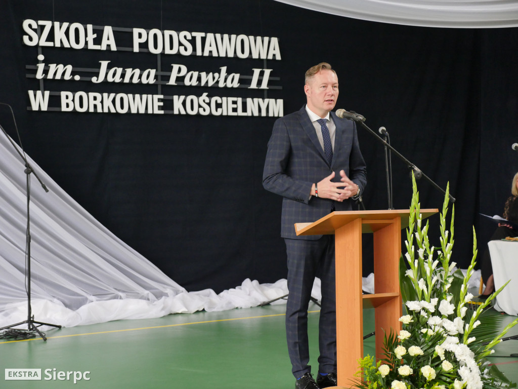 Nadanie imienia szkole w Borkowie