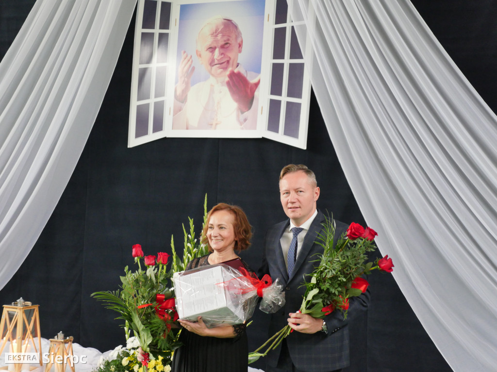 Nadanie imienia szkole w Borkowie