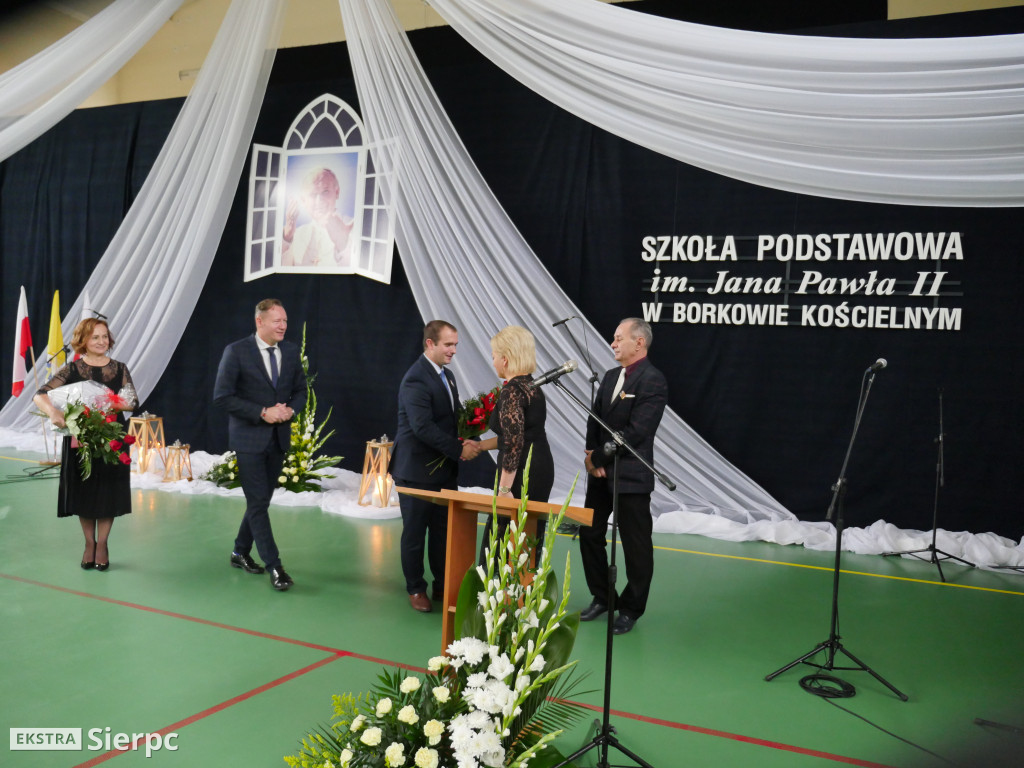 Nadanie imienia szkole w Borkowie