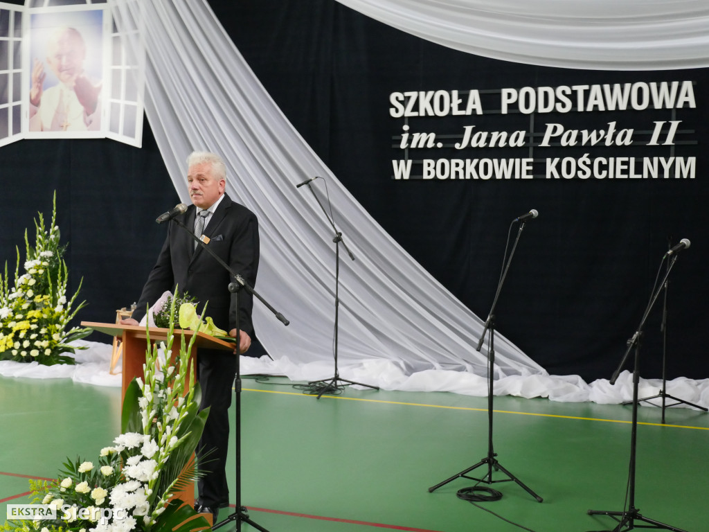 Nadanie imienia szkole w Borkowie