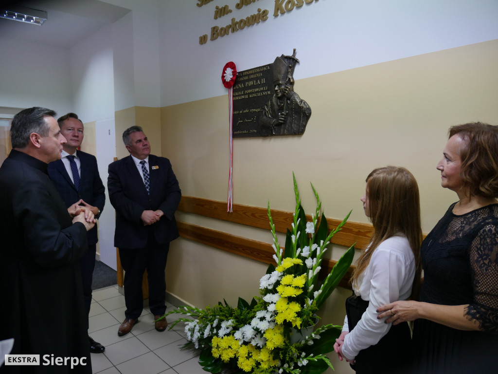 Nadanie imienia szkole w Borkowie