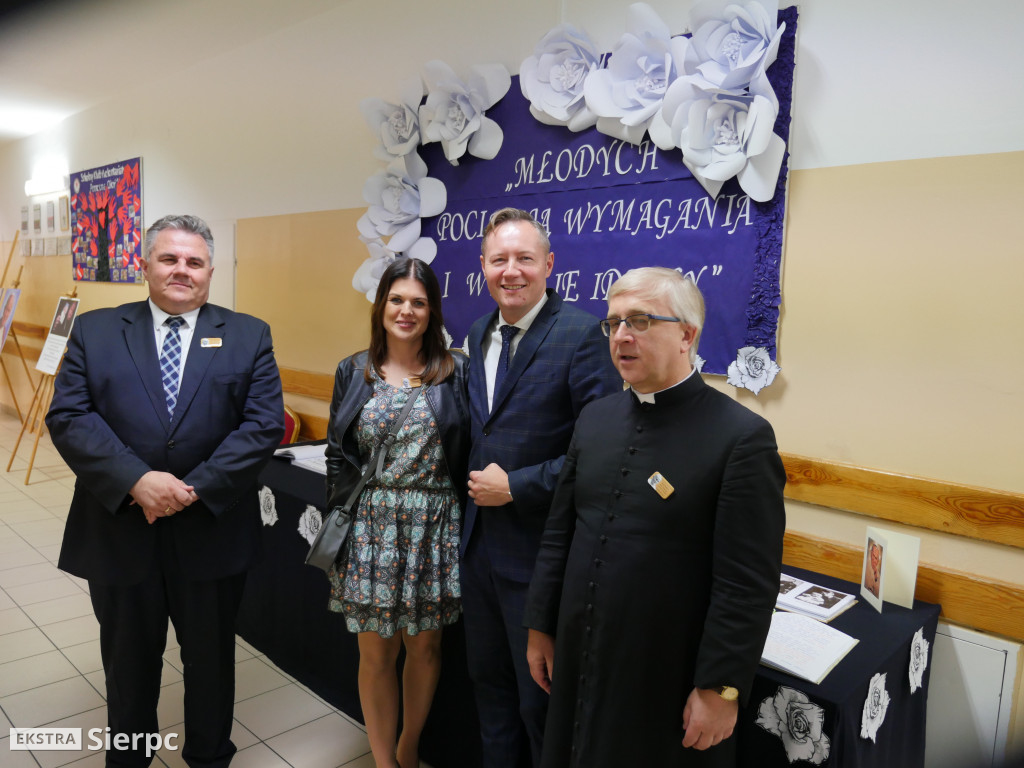 Nadanie imienia szkole w Borkowie