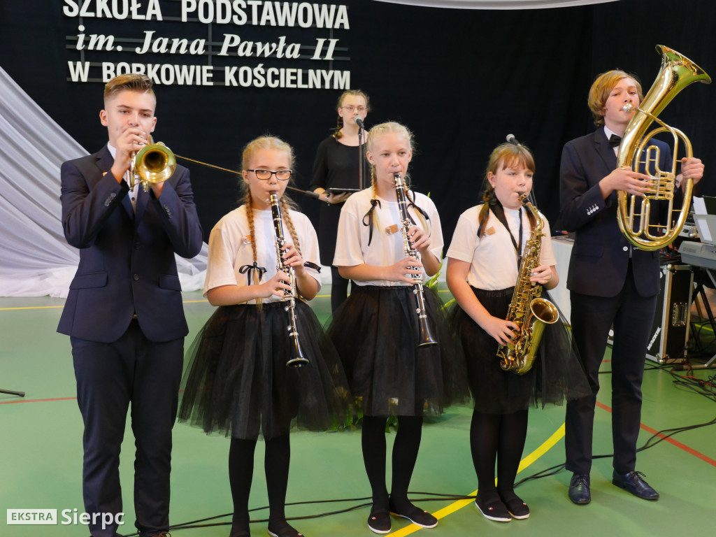 Nadanie imienia szkole w Borkowie