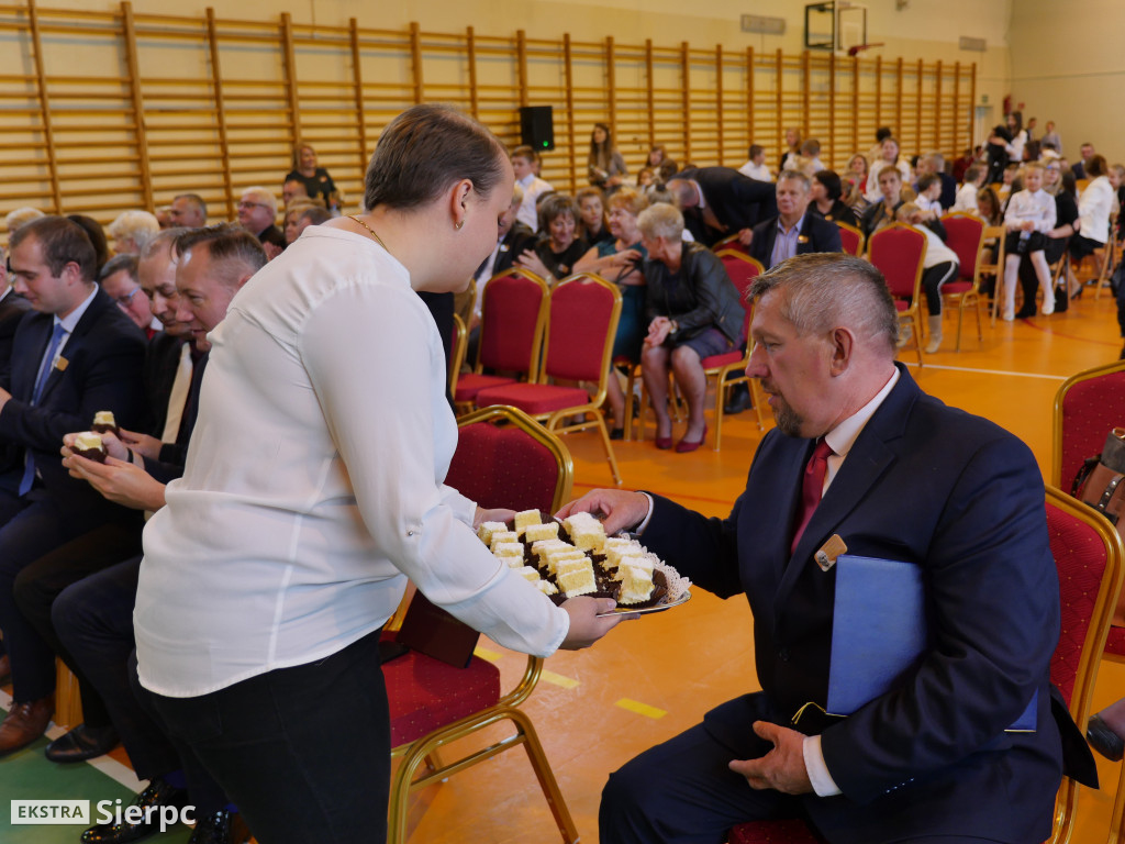 Nadanie imienia szkole w Borkowie