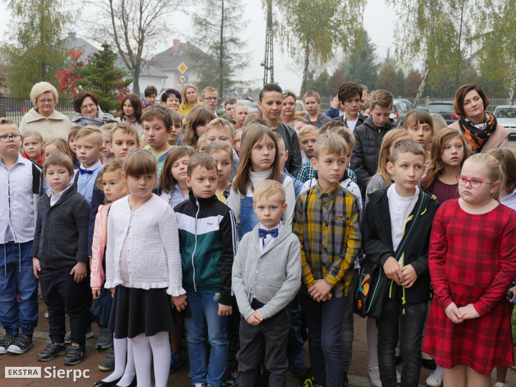 Nadanie imienia szkole w Rościszewie