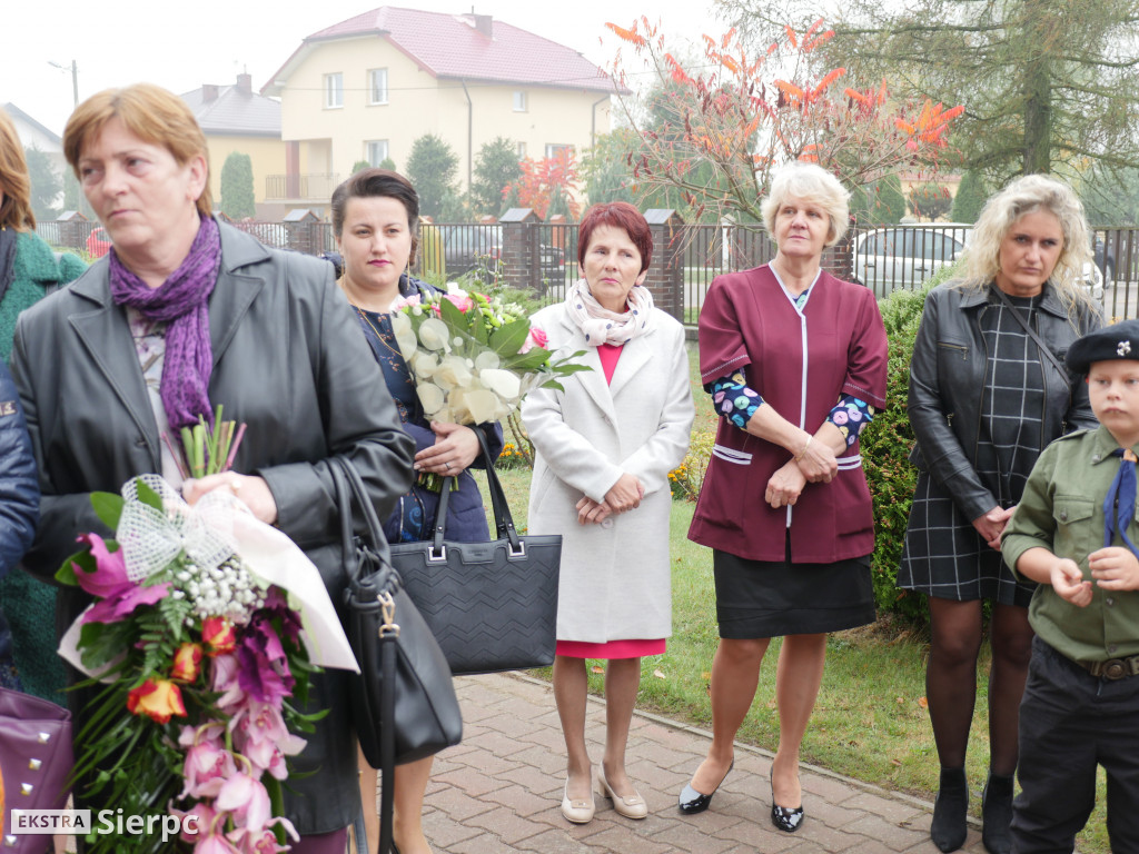 Nadanie imienia szkole w Rościszewie
