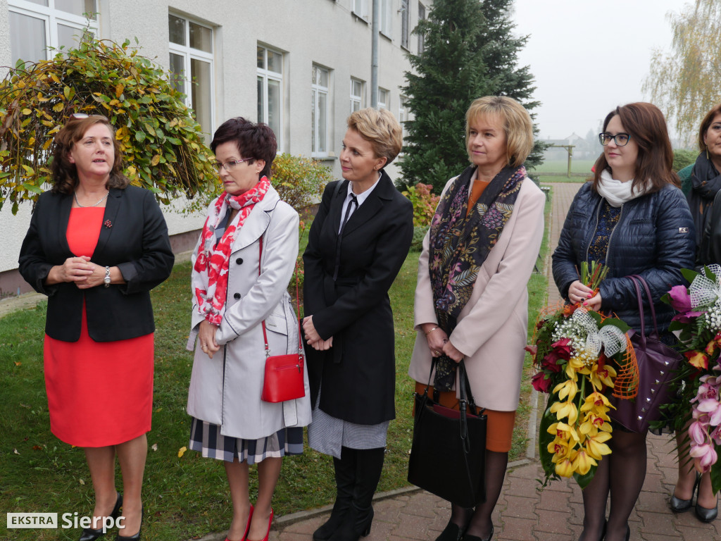 Nadanie imienia szkole w Rościszewie