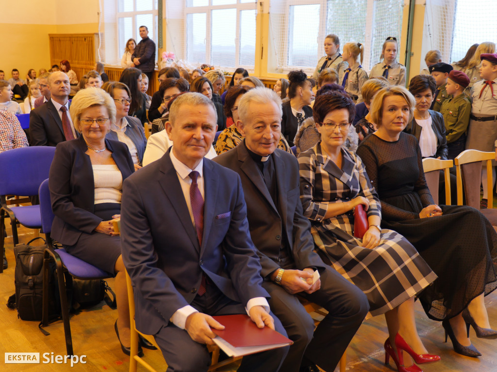 Nadanie imienia szkole w Rościszewie