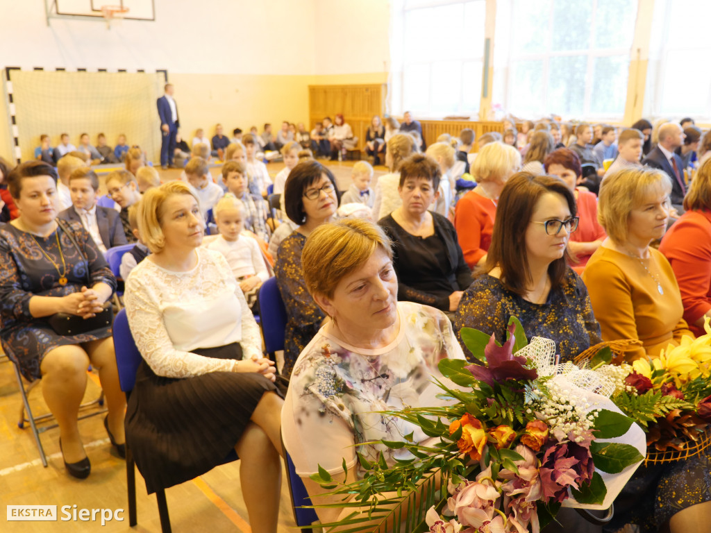 Nadanie imienia szkole w Rościszewie