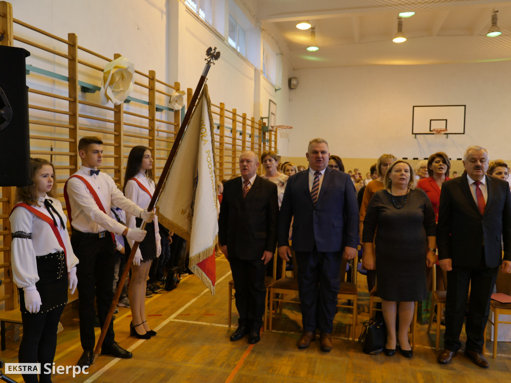 Nadanie imienia szkole w Rościszewie