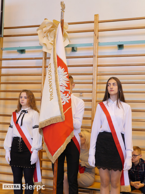 Nadanie imienia szkole w Rościszewie