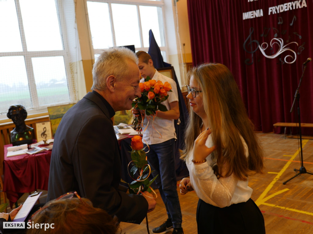 Nadanie imienia szkole w Rościszewie