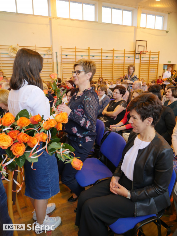 Nadanie imienia szkole w Rościszewie