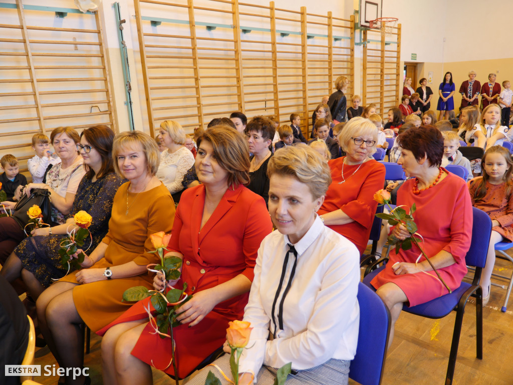 Nadanie imienia szkole w Rościszewie