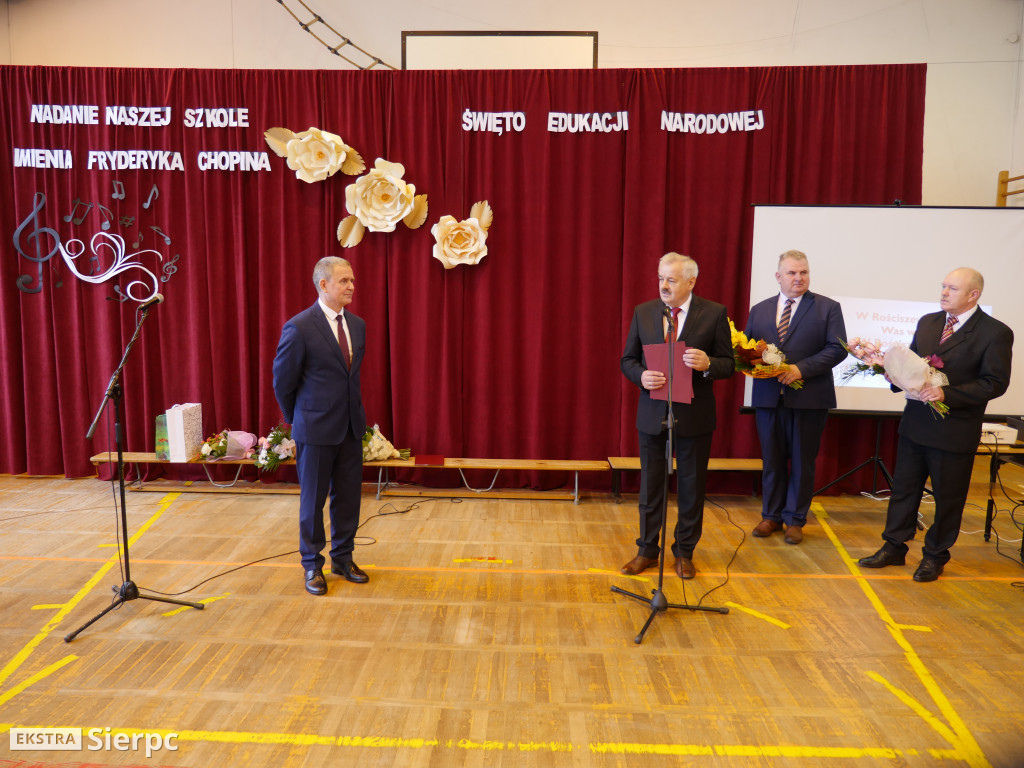 Nadanie imienia szkole w Rościszewie