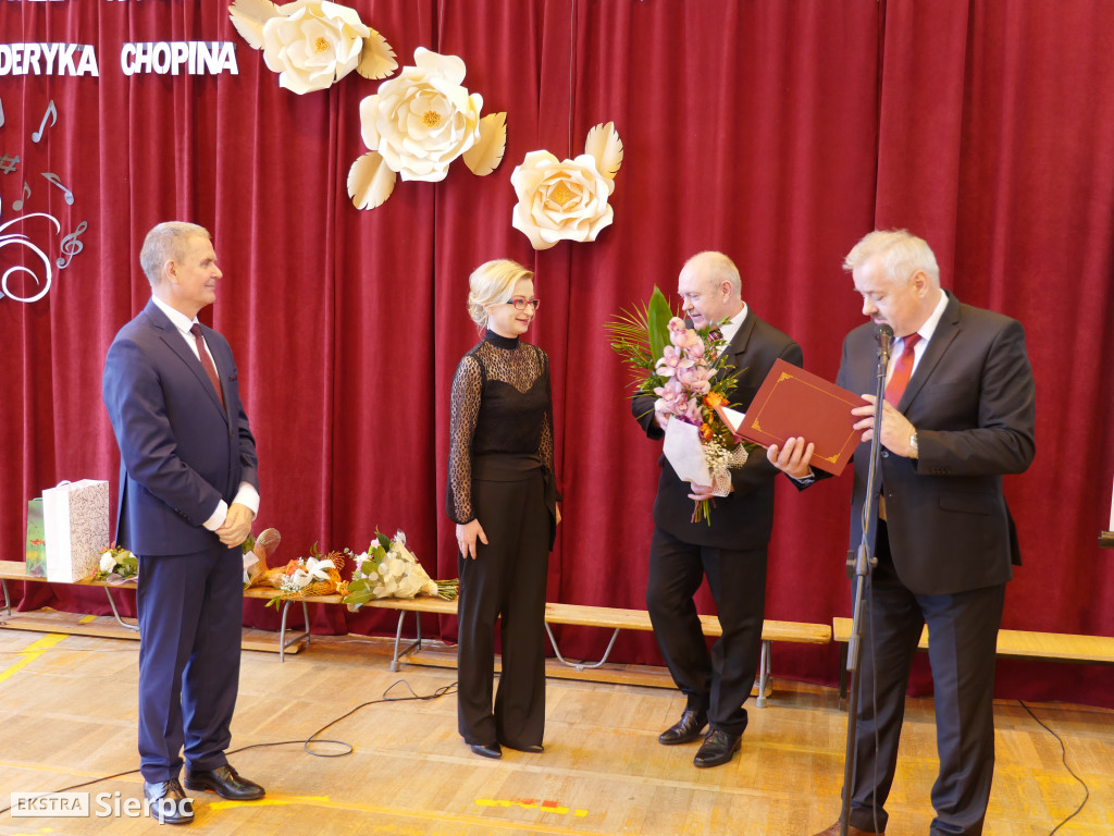 Nadanie imienia szkole w Rościszewie