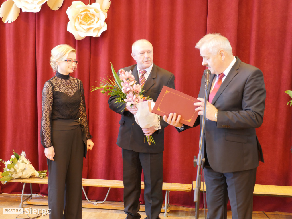Nadanie imienia szkole w Rościszewie