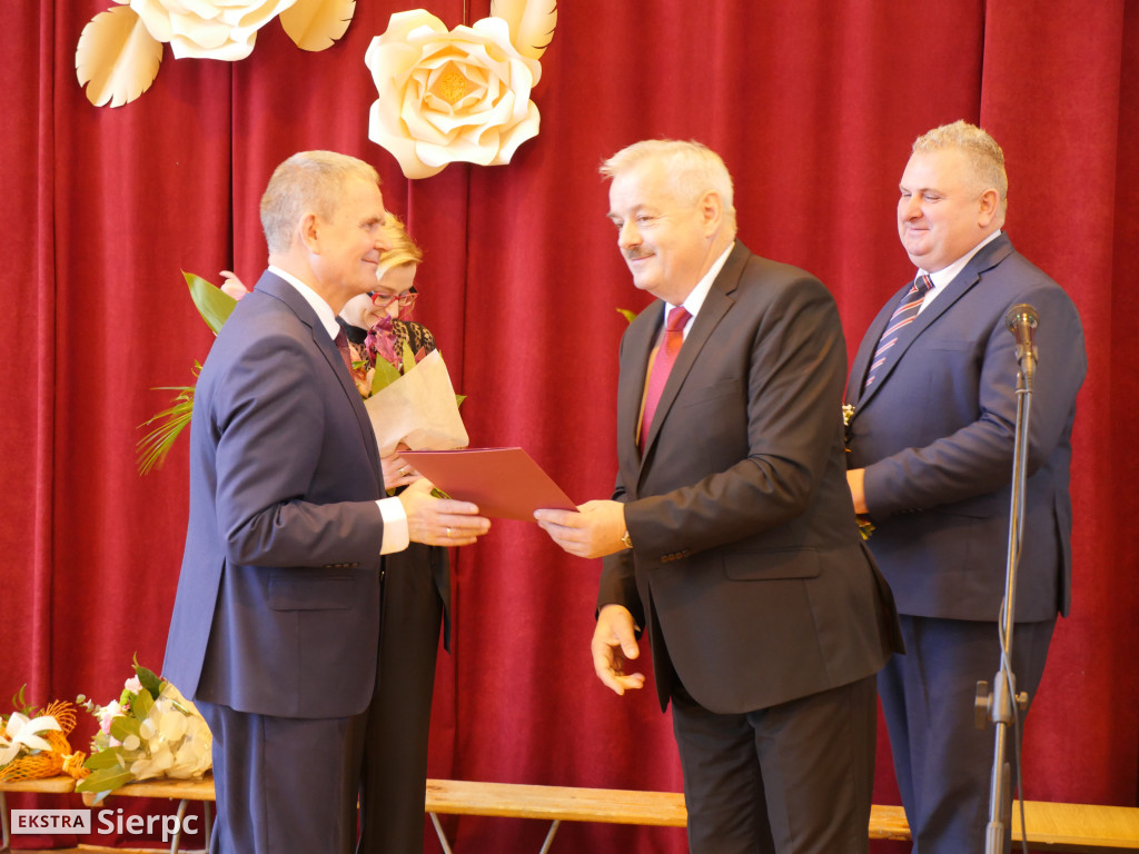 Nadanie imienia szkole w Rościszewie