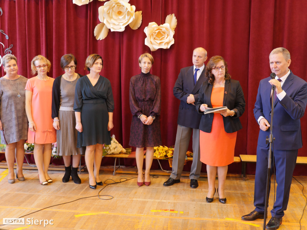 Nadanie imienia szkole w Rościszewie