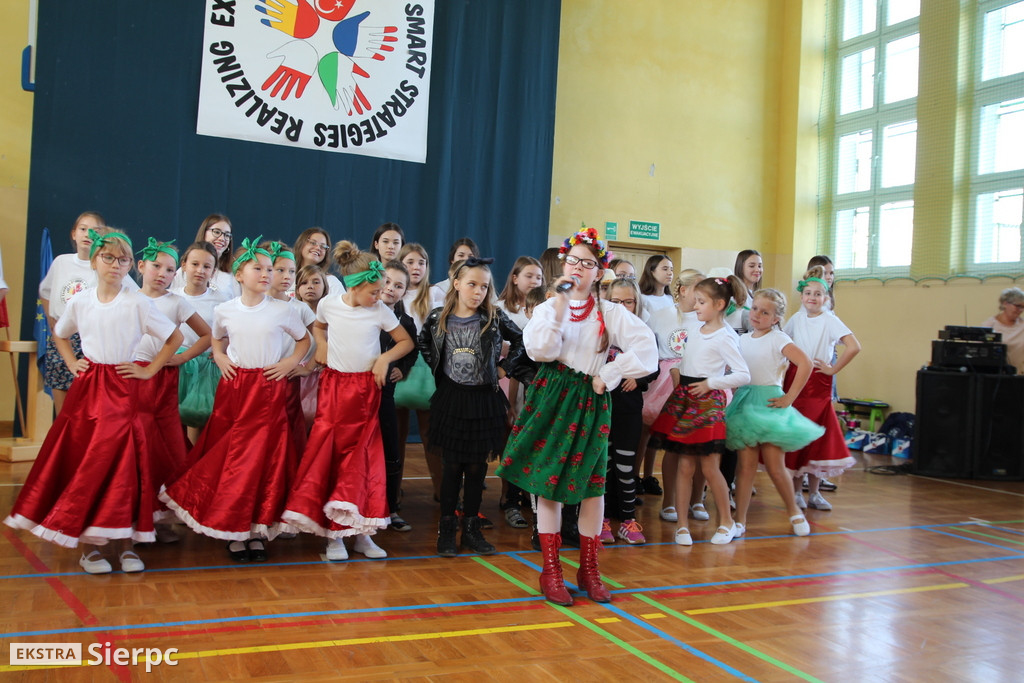 Trójka i Erasmus+