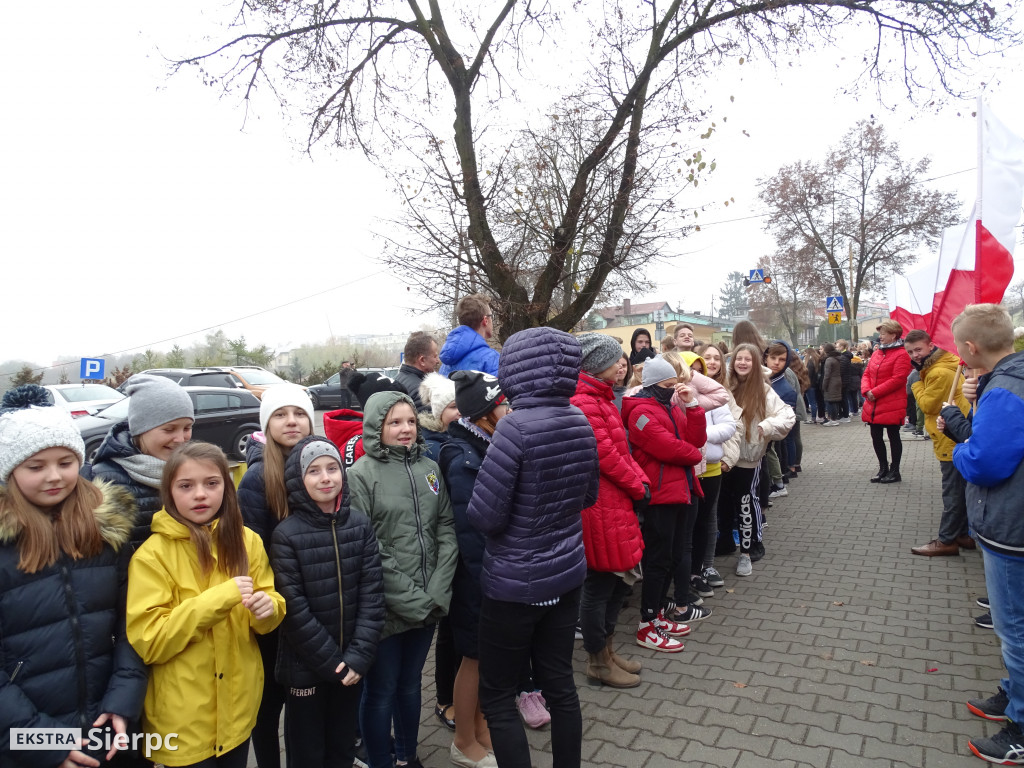 Hymn zaśpiewany przed SP nr 3