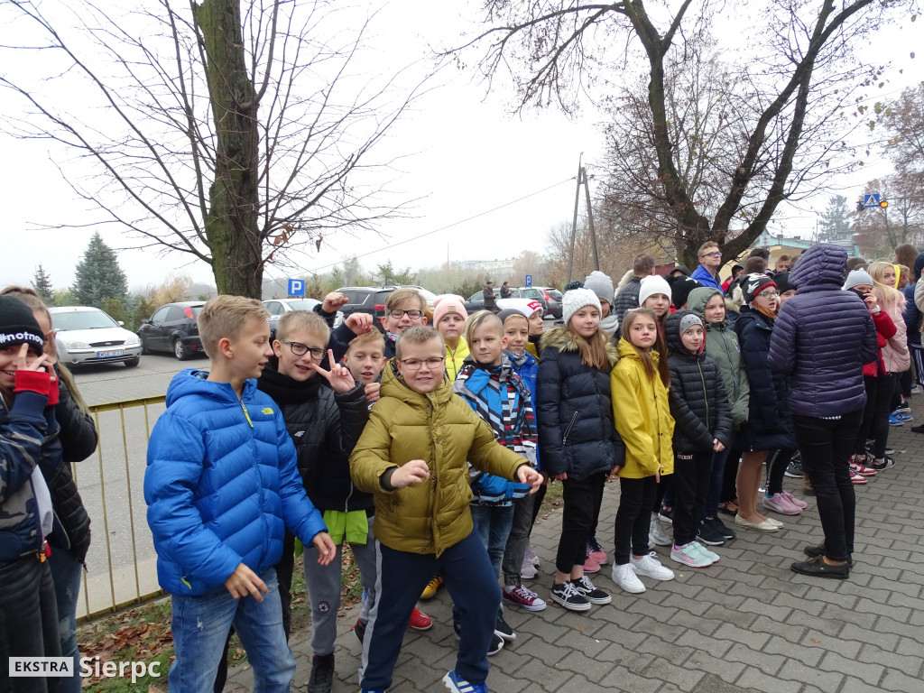 Hymn zaśpiewany przed SP nr 3