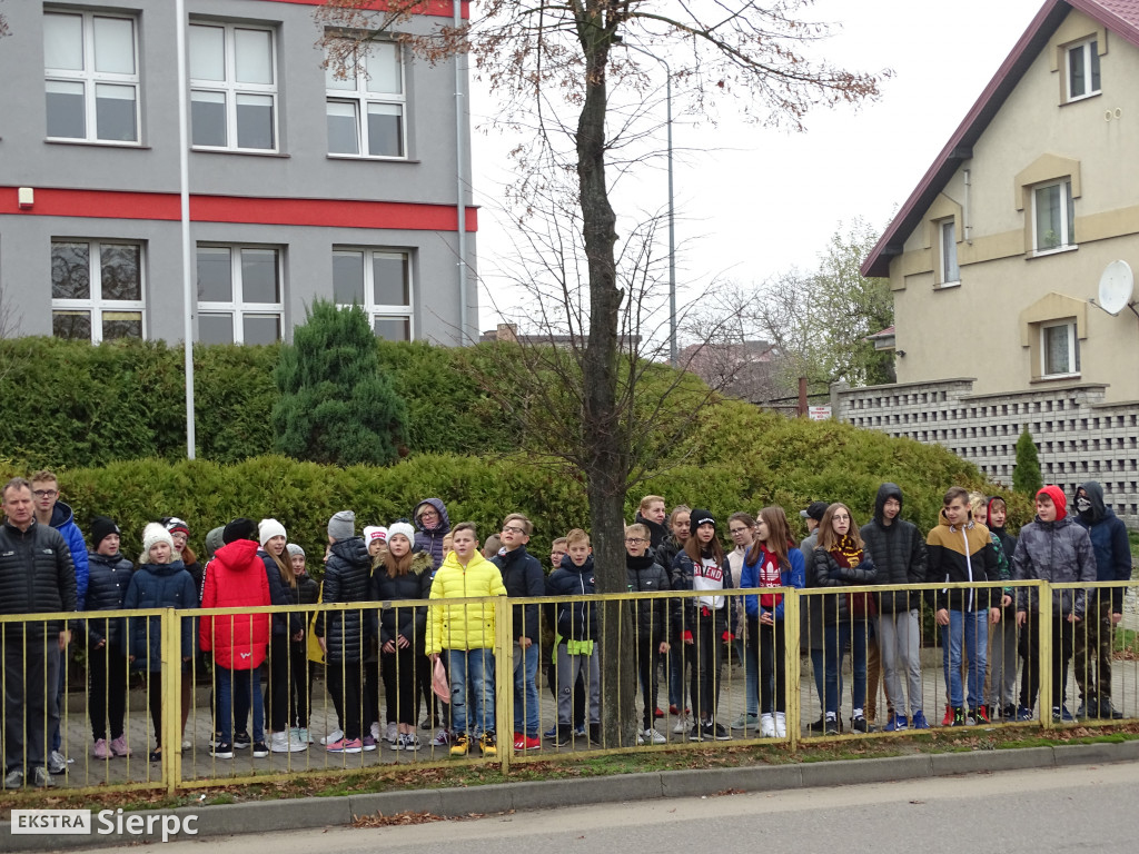 Hymn zaśpiewany przed SP nr 3