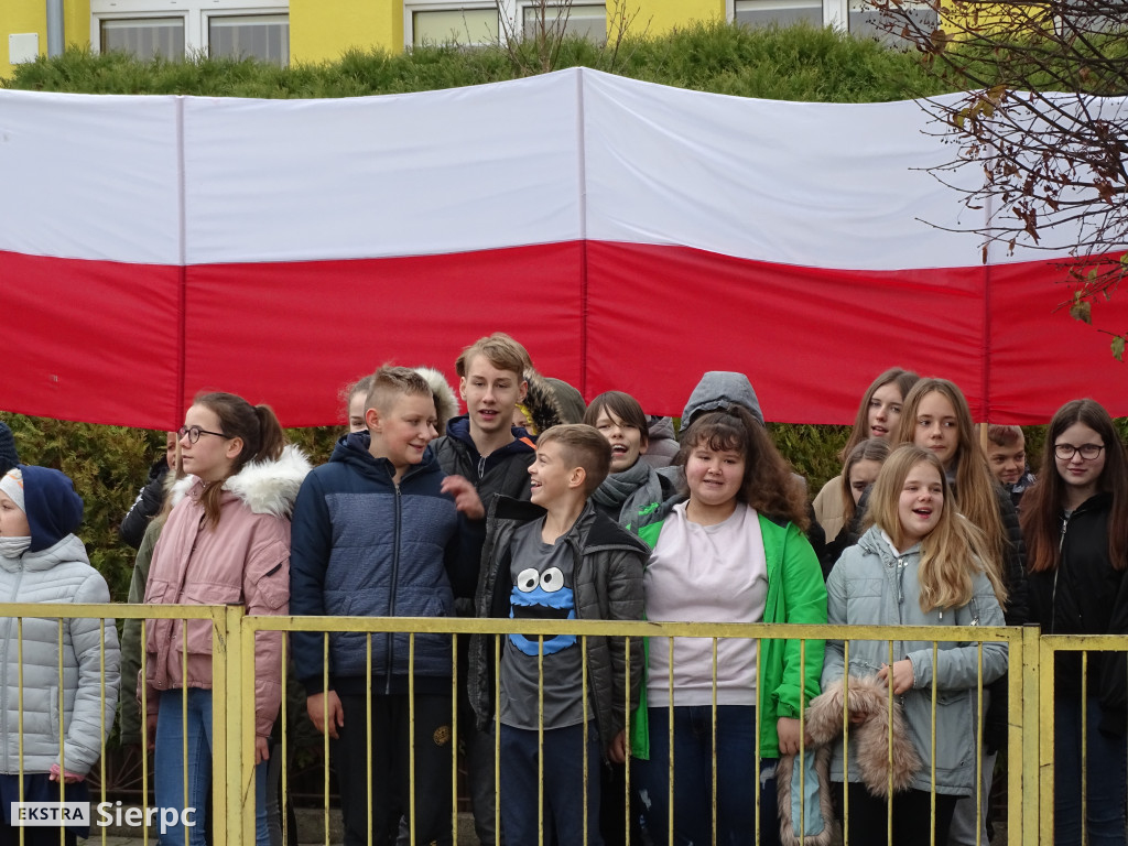 Hymn zaśpiewany przed SP nr 3