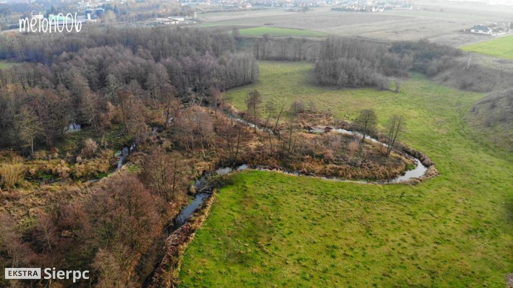 Sierpienica i przyroda w jesiennych barwach z lotu ptaka