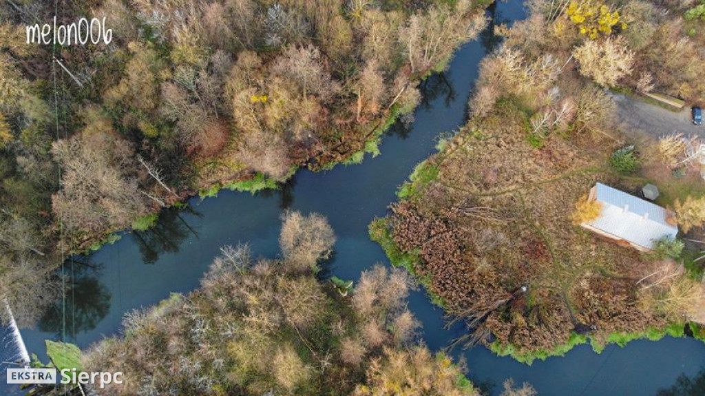 Sierpienica i przyroda w jesiennych barwach z lotu ptaka
