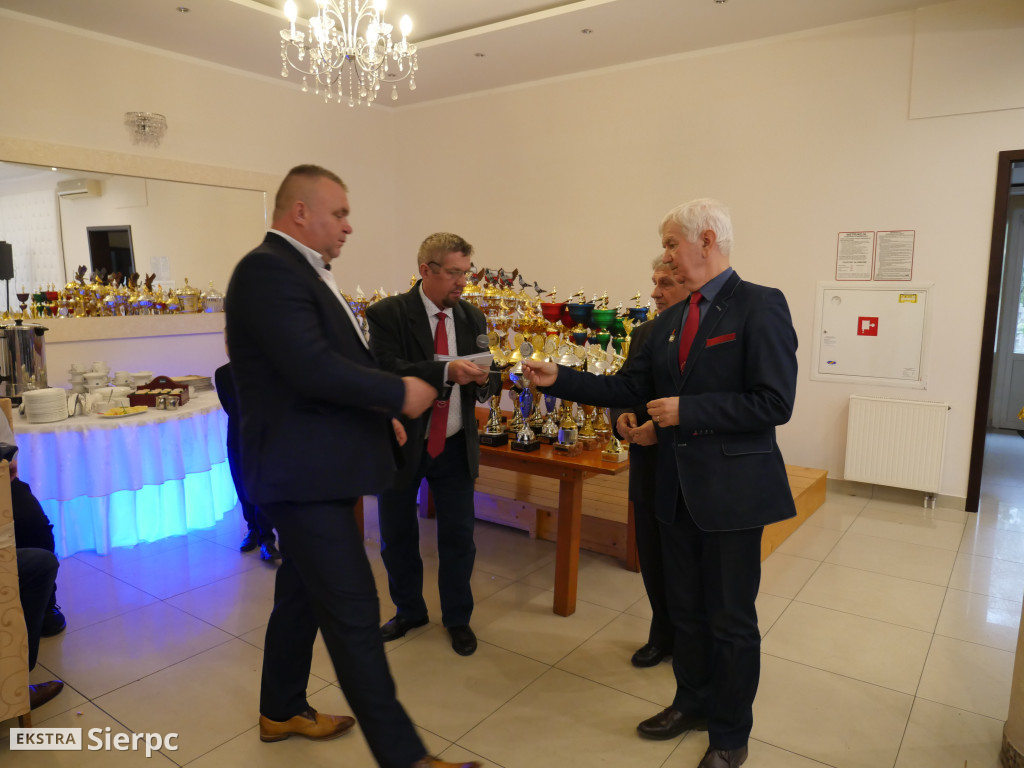Wystawa gołębi pocztowych