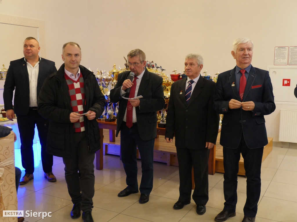 Wystawa gołębi pocztowych