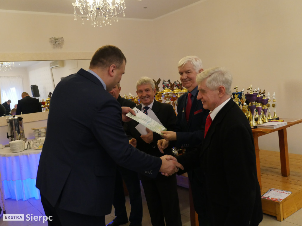 Wystawa gołębi pocztowych