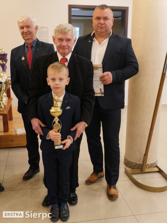 Wystawa gołębi pocztowych