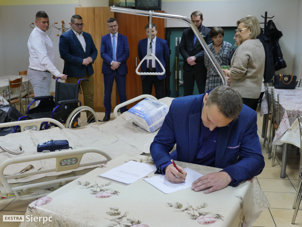 Przekazanie łóżka rehabilitacyjnego