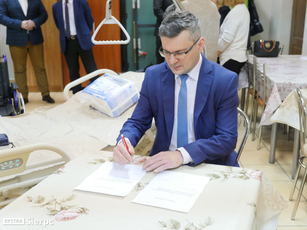 Przekazanie łóżka rehabilitacyjnego