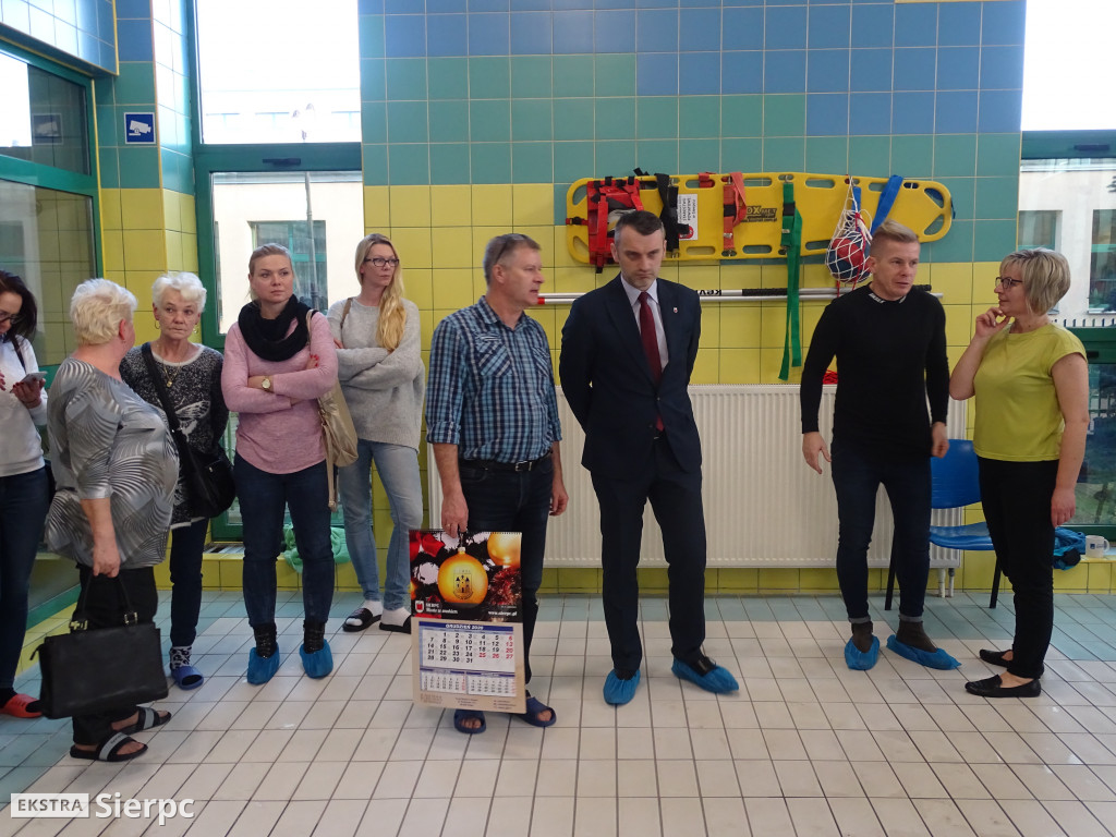 Przedszkolaki pływają