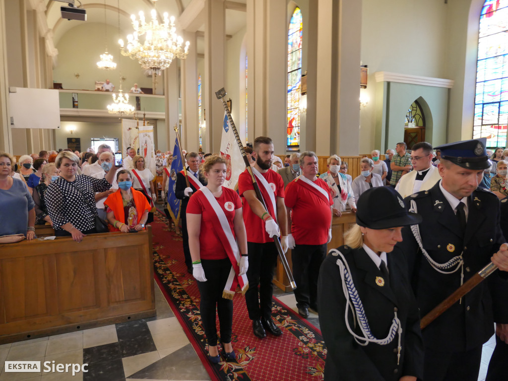 Ingres nowego proboszcza w kościele szkolnym