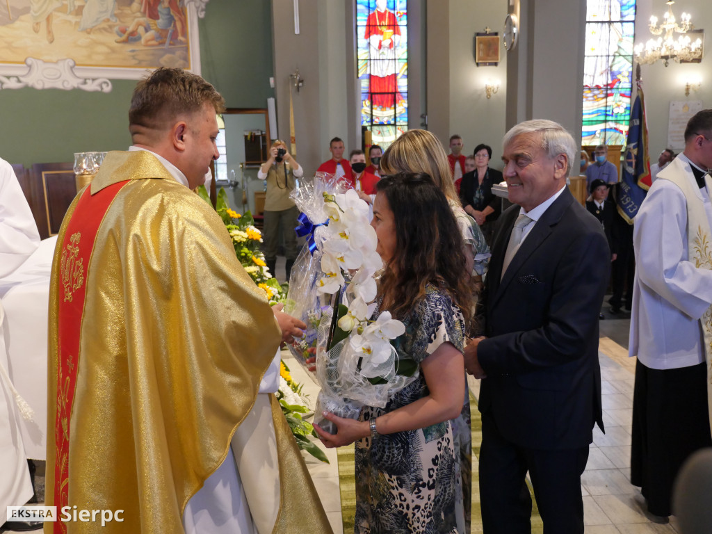 Ingres nowego proboszcza w kościele szkolnym