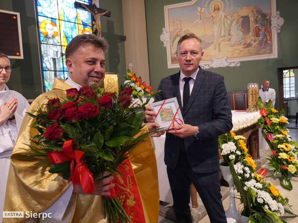 Ingres nowego proboszcza w kościele szkolnym