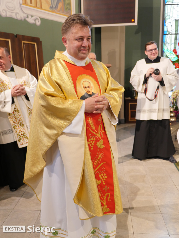 Ingres nowego proboszcza w kościele szkolnym