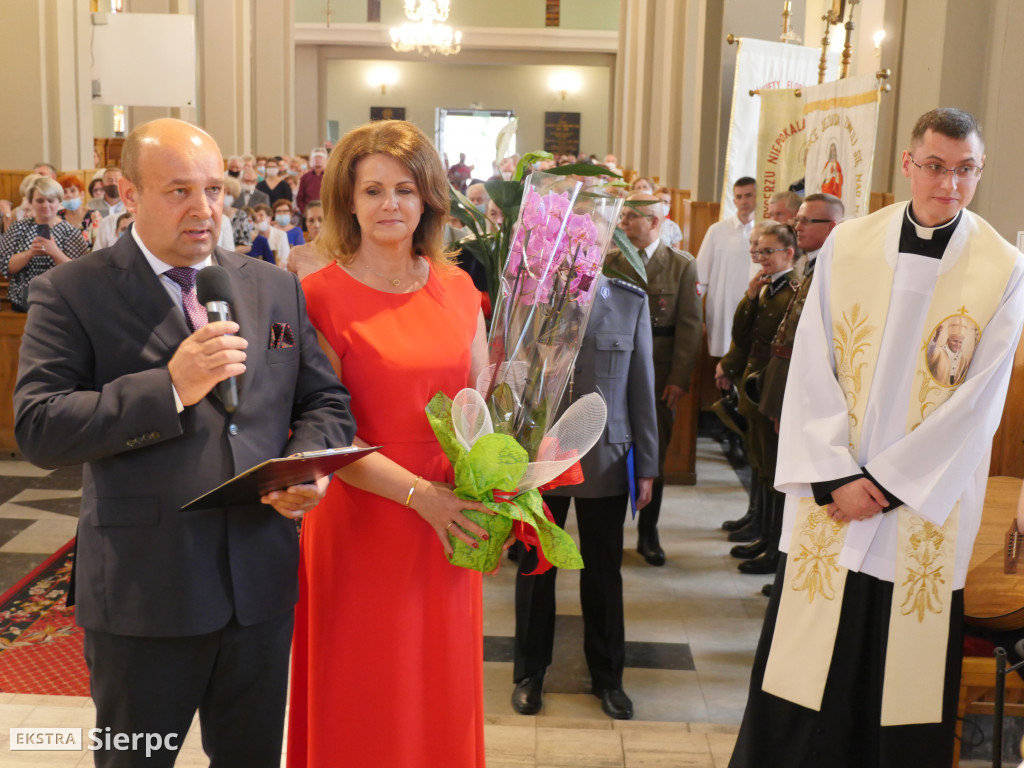 Ingres nowego proboszcza w kościele szkolnym