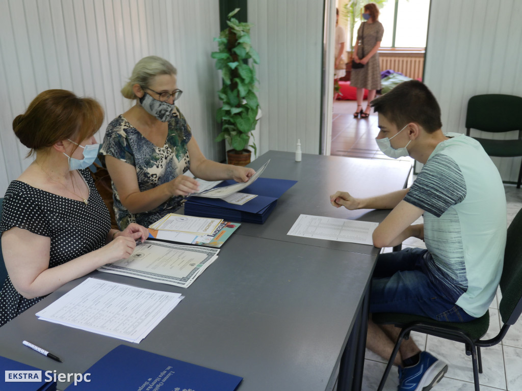 Wręczenie wyników matur w LO w Sierpcu