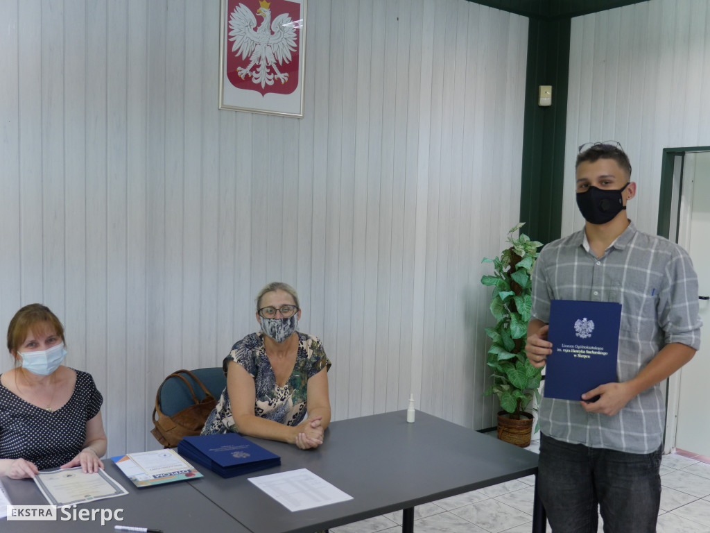 Wręczenie wyników matur w LO w Sierpcu