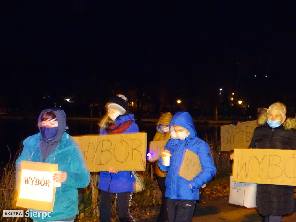 Milczący protest nad Jeziórkami