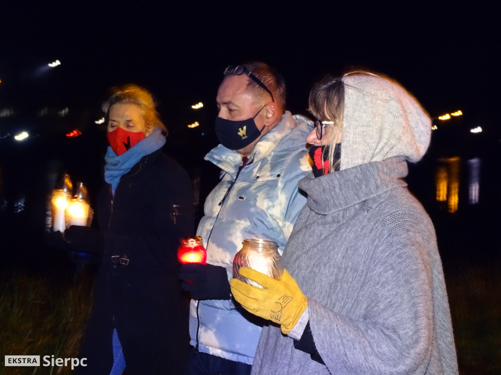 Milczący protest nad Jeziórkami