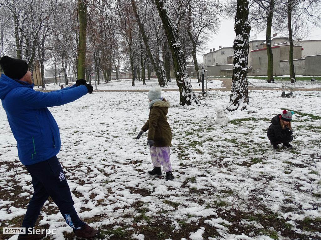 Zimowe zabawy na śniegu