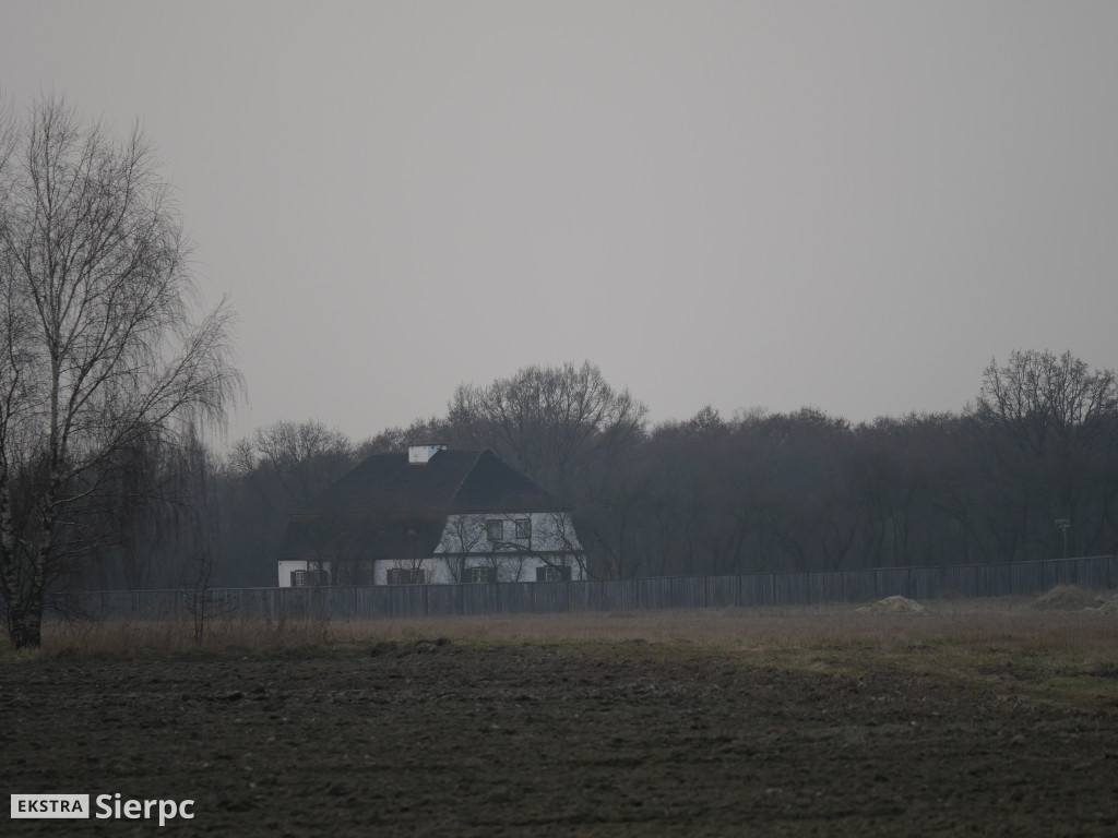 Zachód słońca nad skansenem